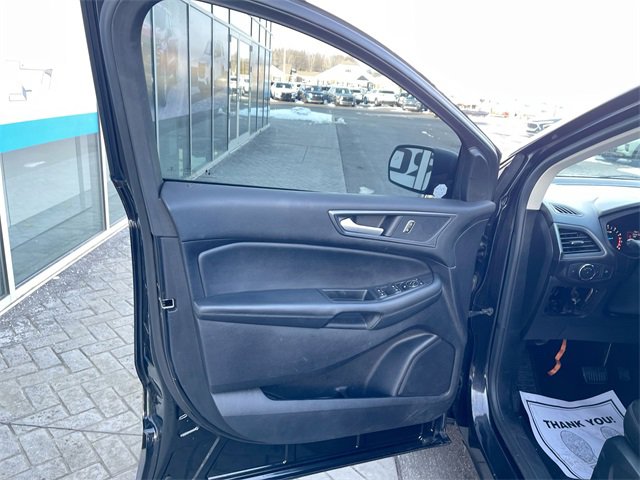 Used 2020 Ford Edge SE image 21