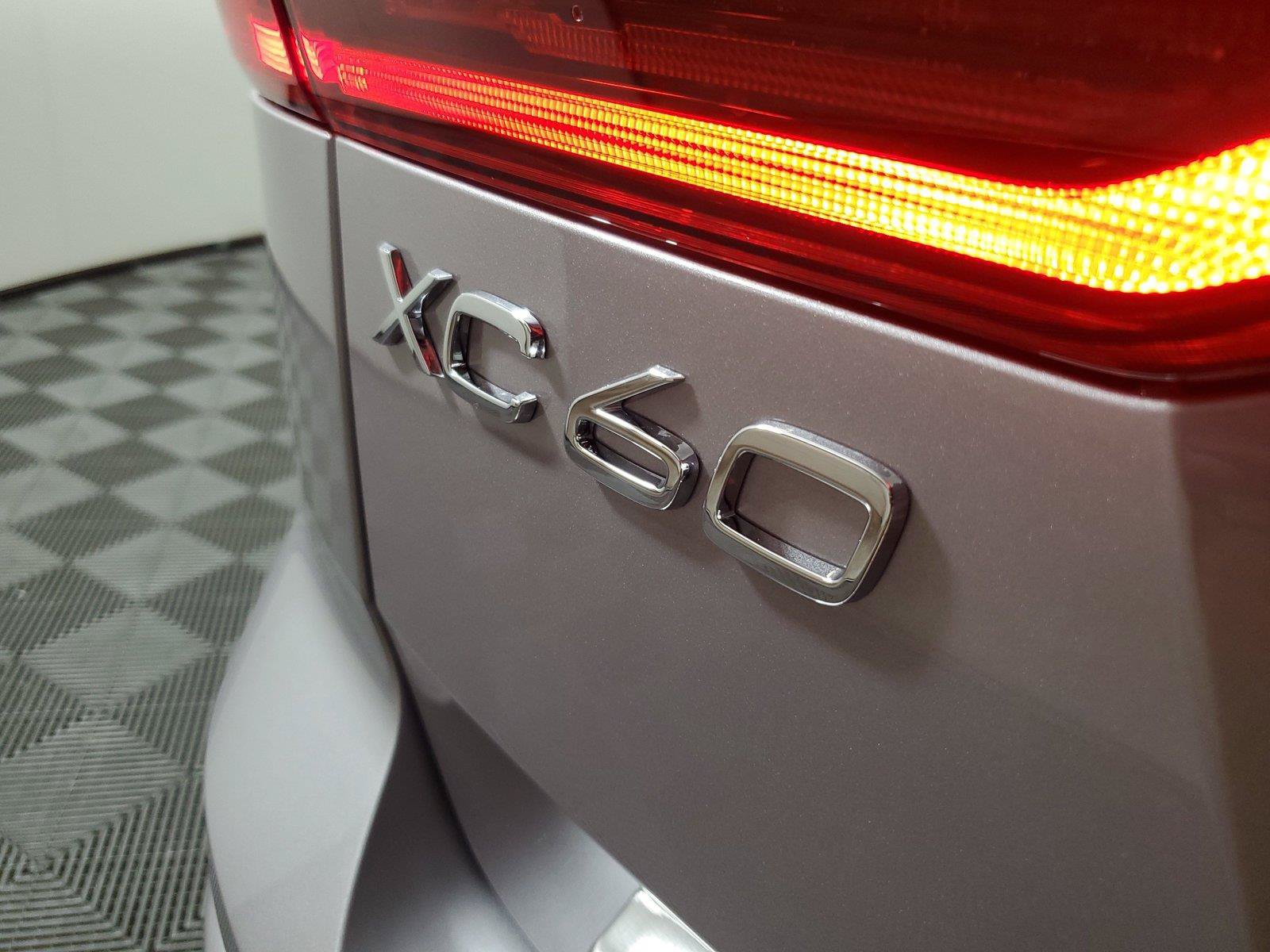 New 2027 Volvo XC60 B5 Core AWD/4WD image 8