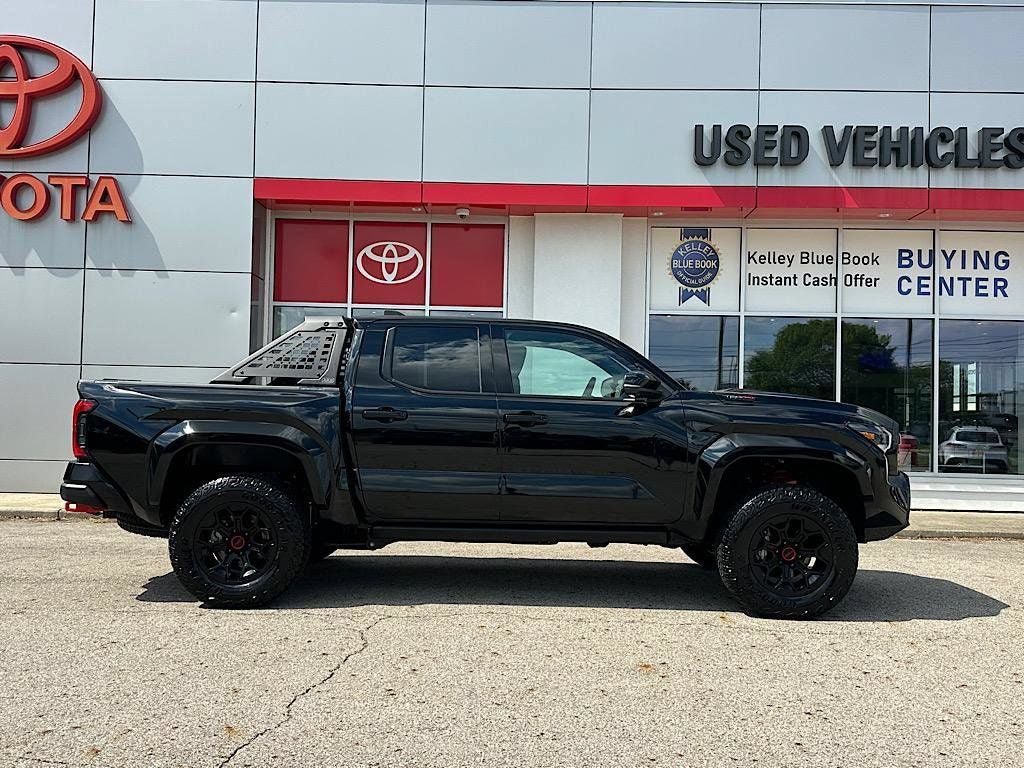 Certified 2025 Toyota Tacoma TRD Pro AWD/4WD image 7
