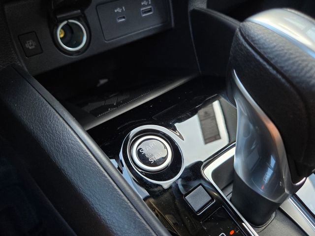 New 2025 Nissan Versa SR w/ Trunk Package image 23