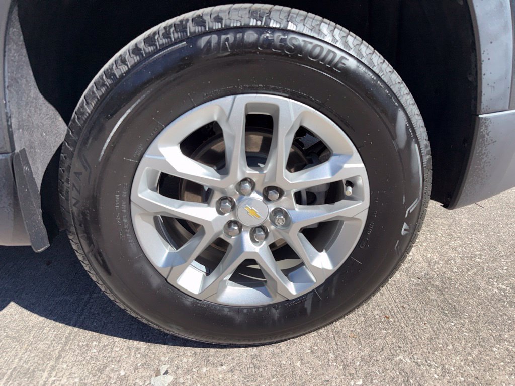 Used 2021 Chevrolet Traverse LT FWD image 35