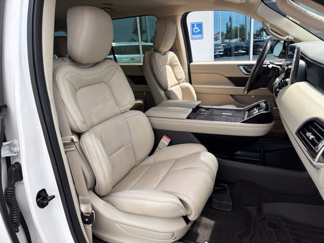Used 2018 Lincoln Navigator Select w/ Technology Package AWD/4WD image 24