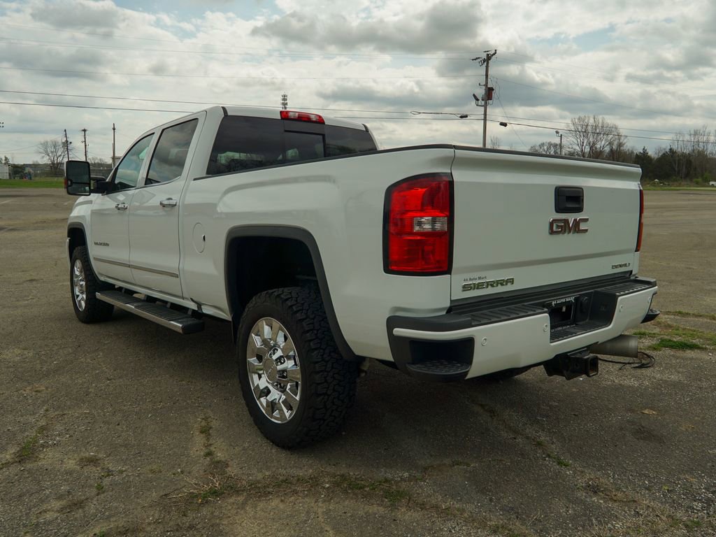 Used 2017 GMC Sierra 2500 Denali w/ Duramax Plus Package AWD/4WD image 4