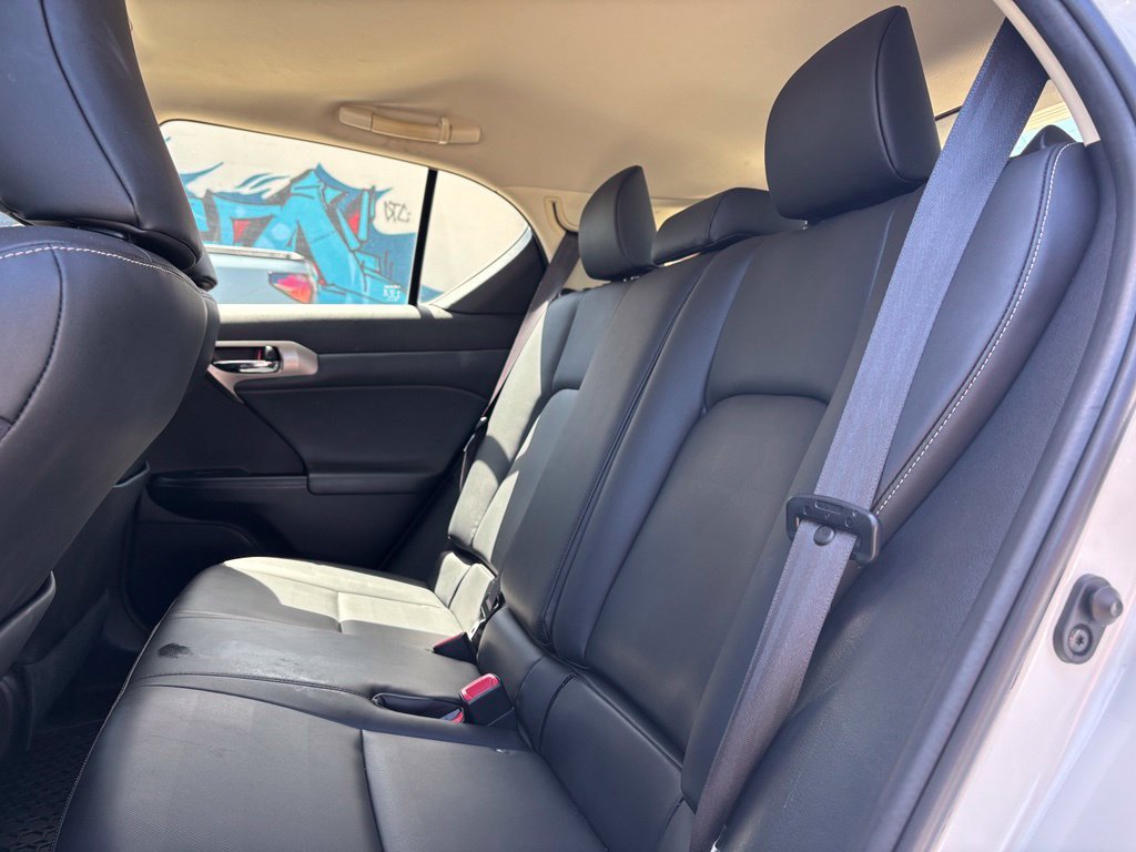 Used 2014 Lexus CT 200h FWD image 11