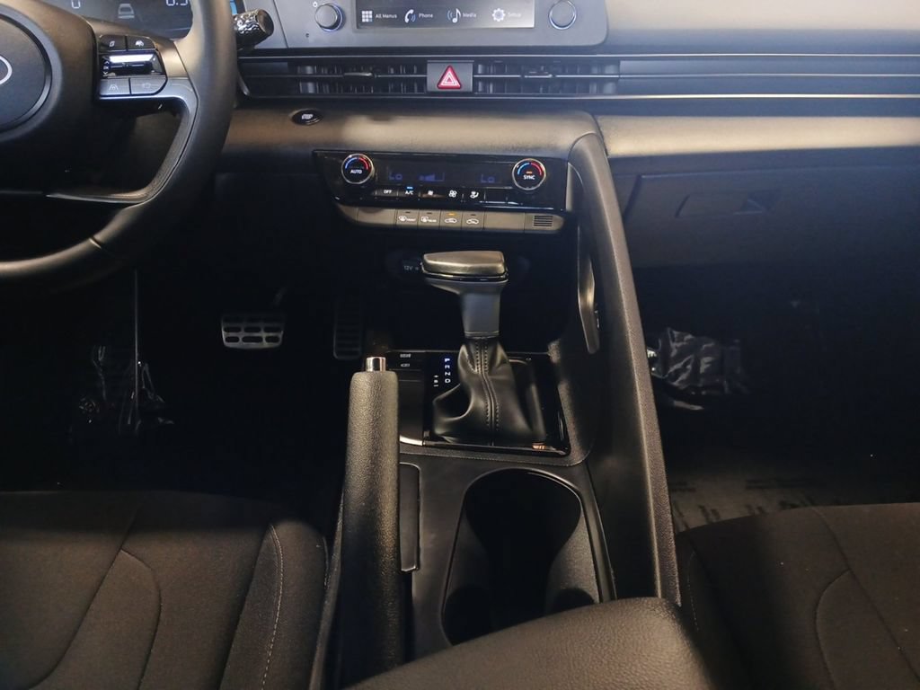 Used 2025 Hyundai Elantra Sport FWD image 14