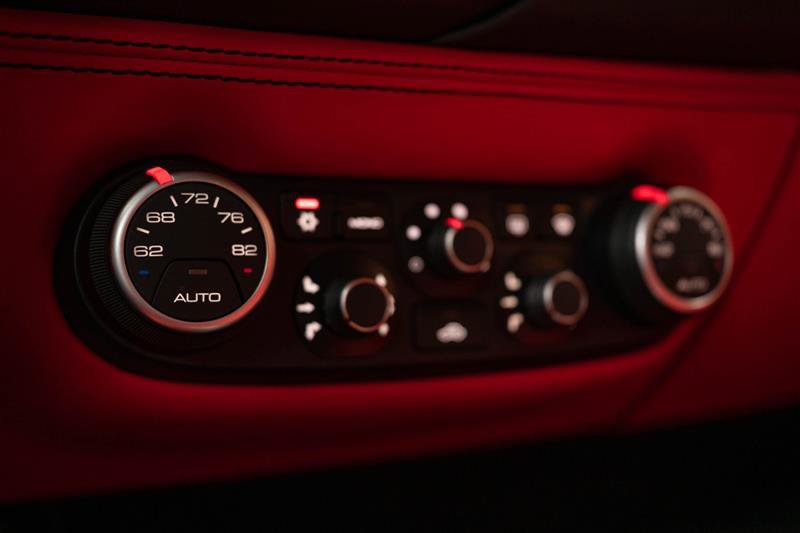 Used 2018 Ferrari 488 GTB image 17