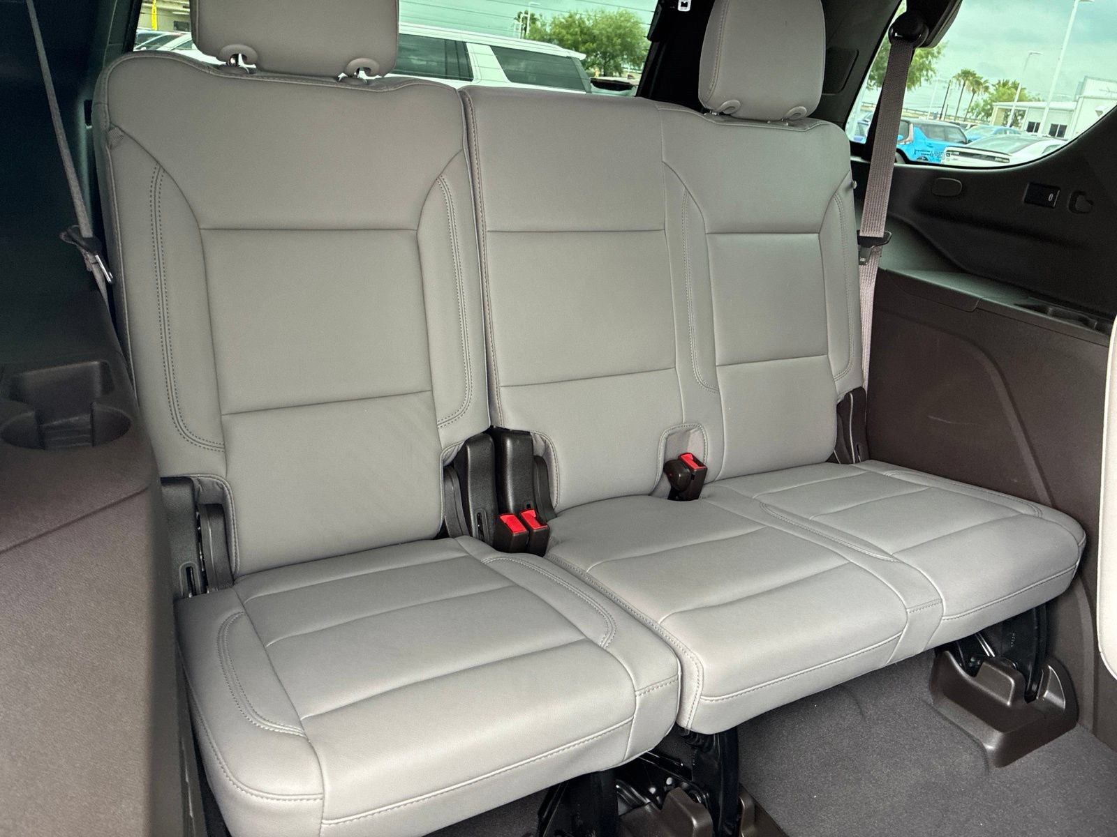 Used 2023 Chevrolet Tahoe Z71 w/ Luxury Package AWD/4WD image 18