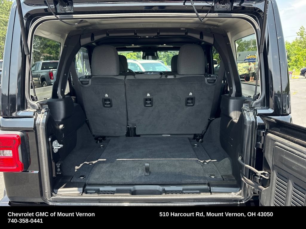 Used 2026 Jeep Wrangler Unlimited Sahara AWD/4WD image 42