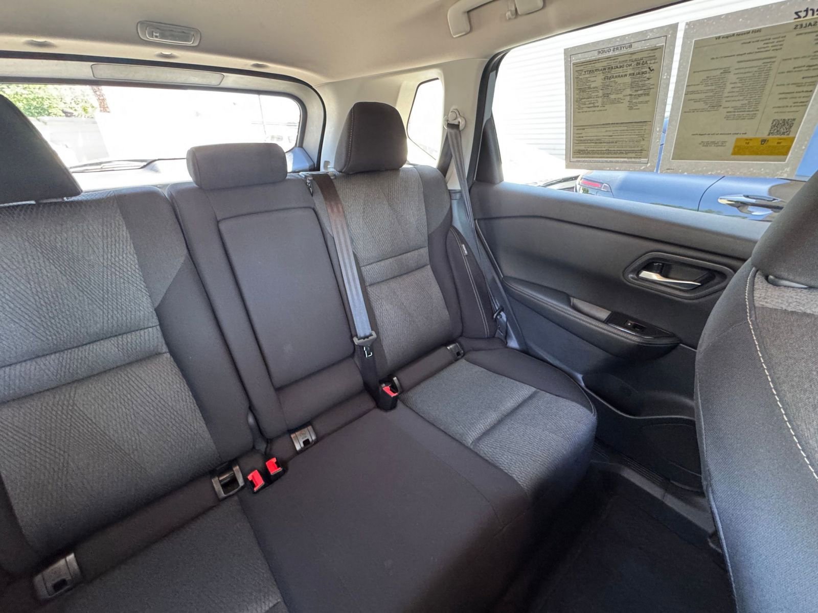Used 2025 Nissan Rogue SV FWD image 39
