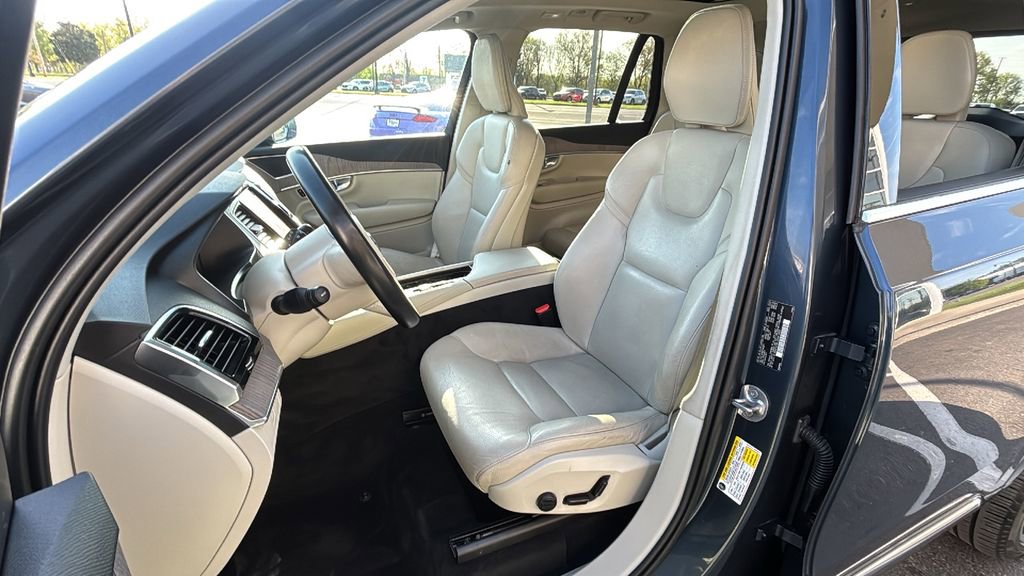 Used 2023 Volvo XC90 B5 Plus w/ Protection Package Premier image 24