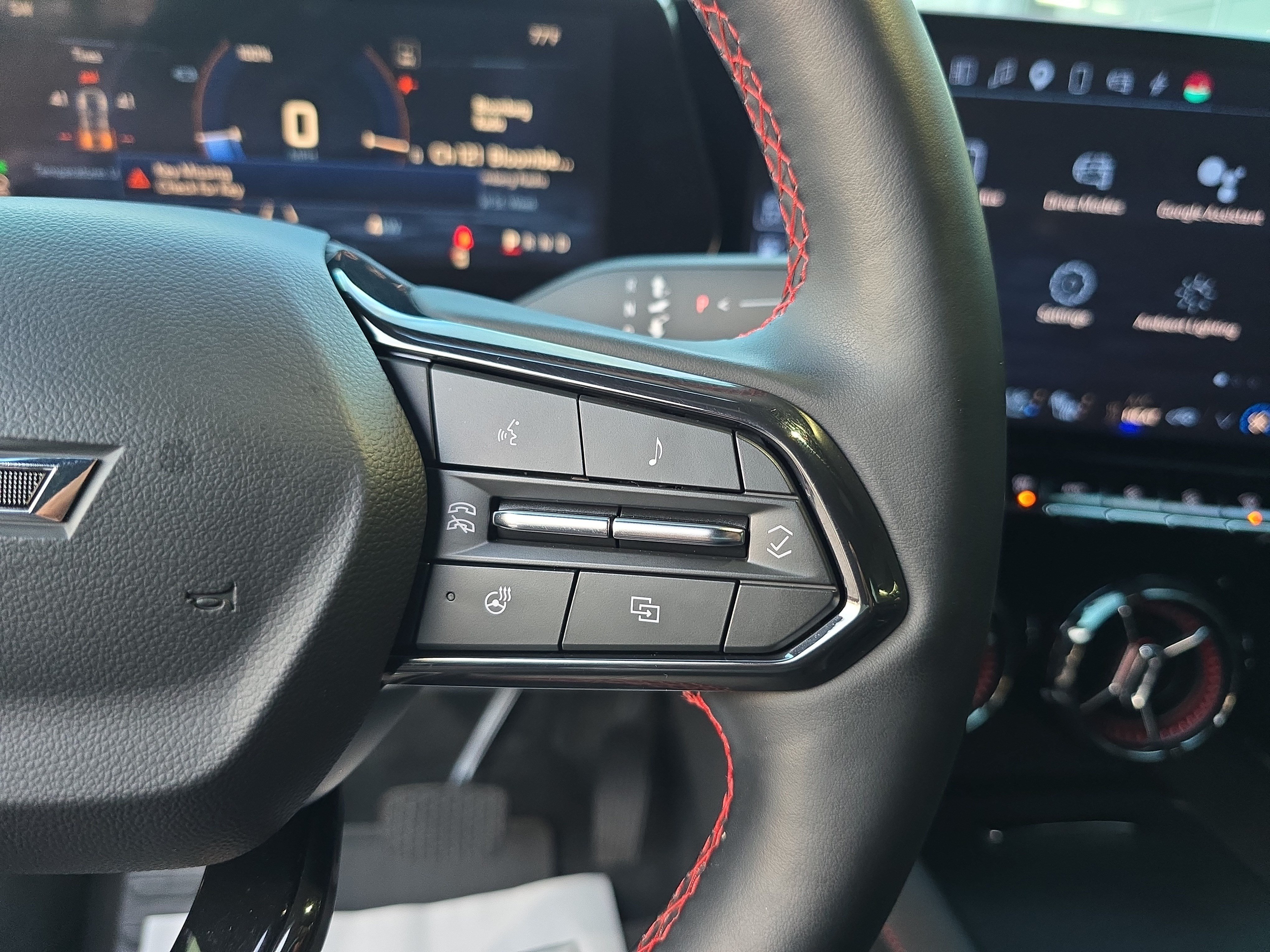 Used 2025 Chevrolet Blazer EV RS AWD/4WD image 17