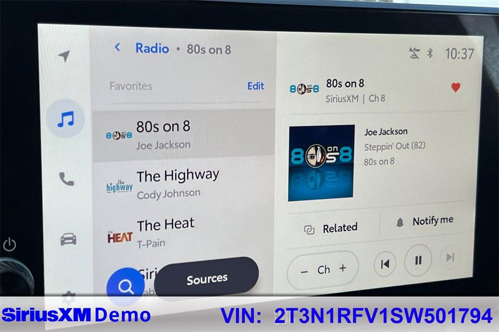 Used 2025 Toyota RAV4 Limited image 30