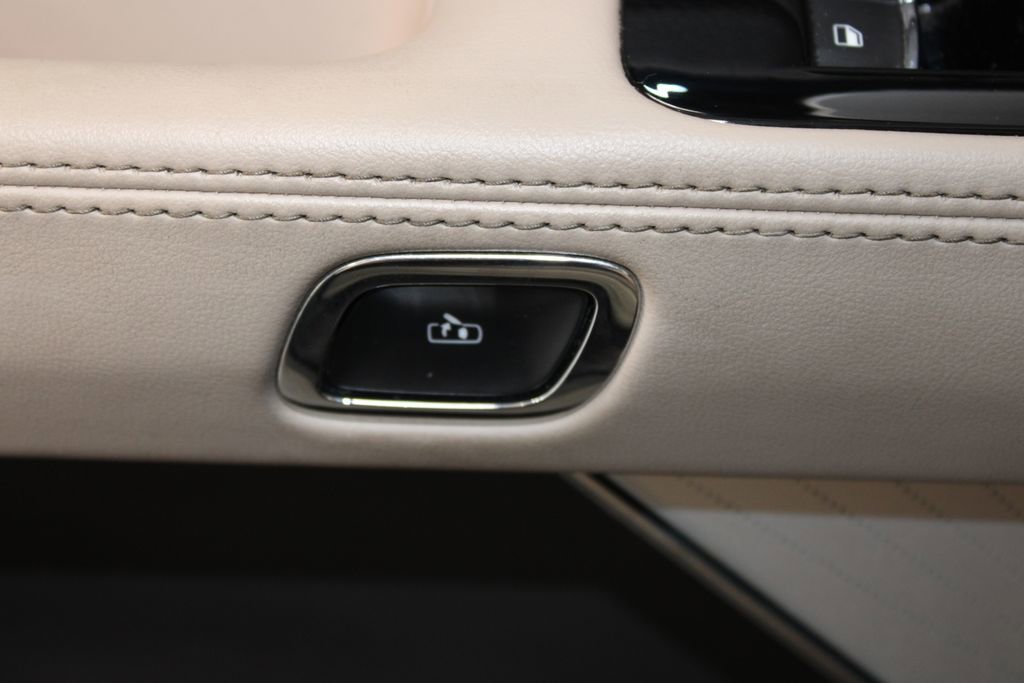 Used 2023 Lincoln Aviator Reserve w/ Equipment Group 201A image 46