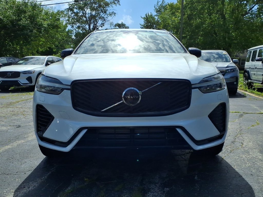 New 2026 Volvo XC60 T8 Plus w/ Climate Package AWD/4WD image 2