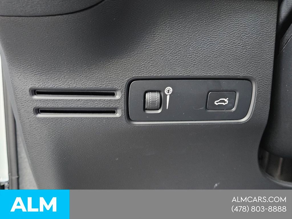 Used 2022 Volvo XC40 P8 Recharge Ultimate AWD/4WD image 27