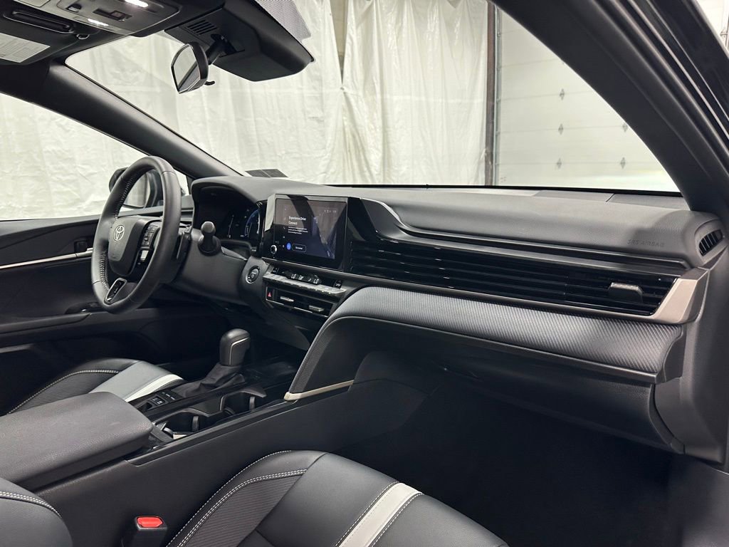 Used 2025 Toyota Camry SE image 62