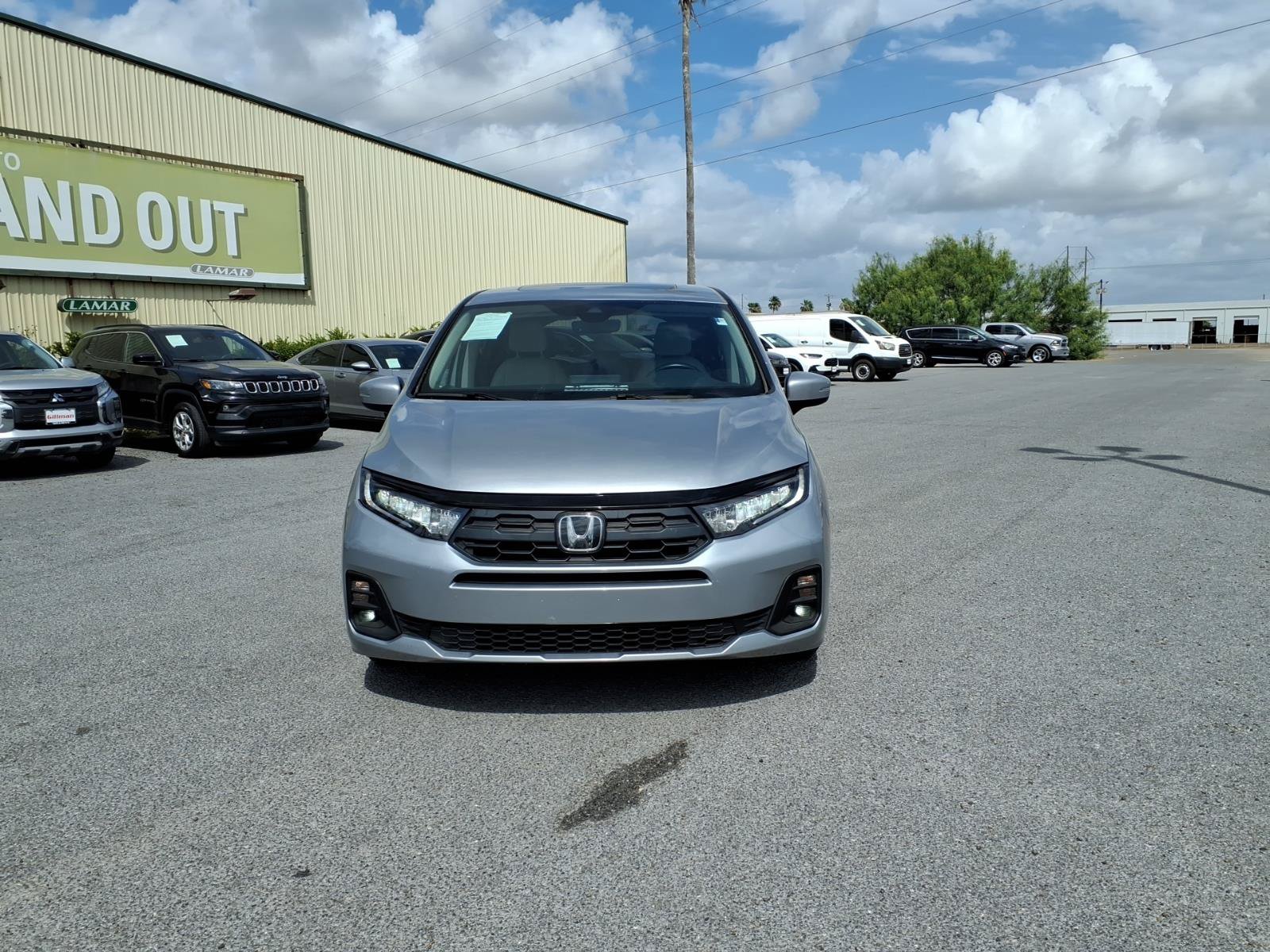 Used 2025 Honda Odyssey EX-L image 3