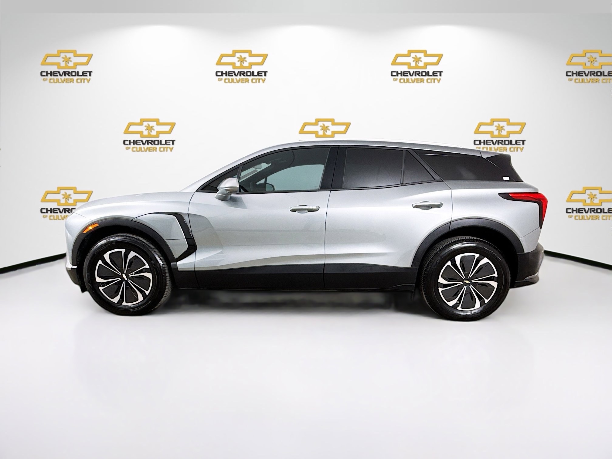 Used 2024 Chevrolet Blazer EV LT image 4