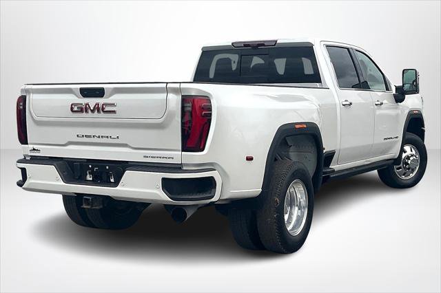 Used 2024 GMC Sierra 3500 Denali w/ Technology Package image 5