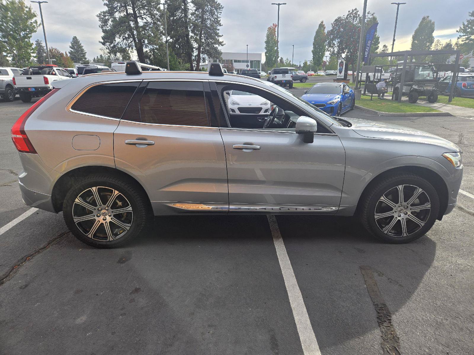 Used 2018 Volvo XC60 T8 Inscription w/ Advanced Package AWD/4WD image 6
