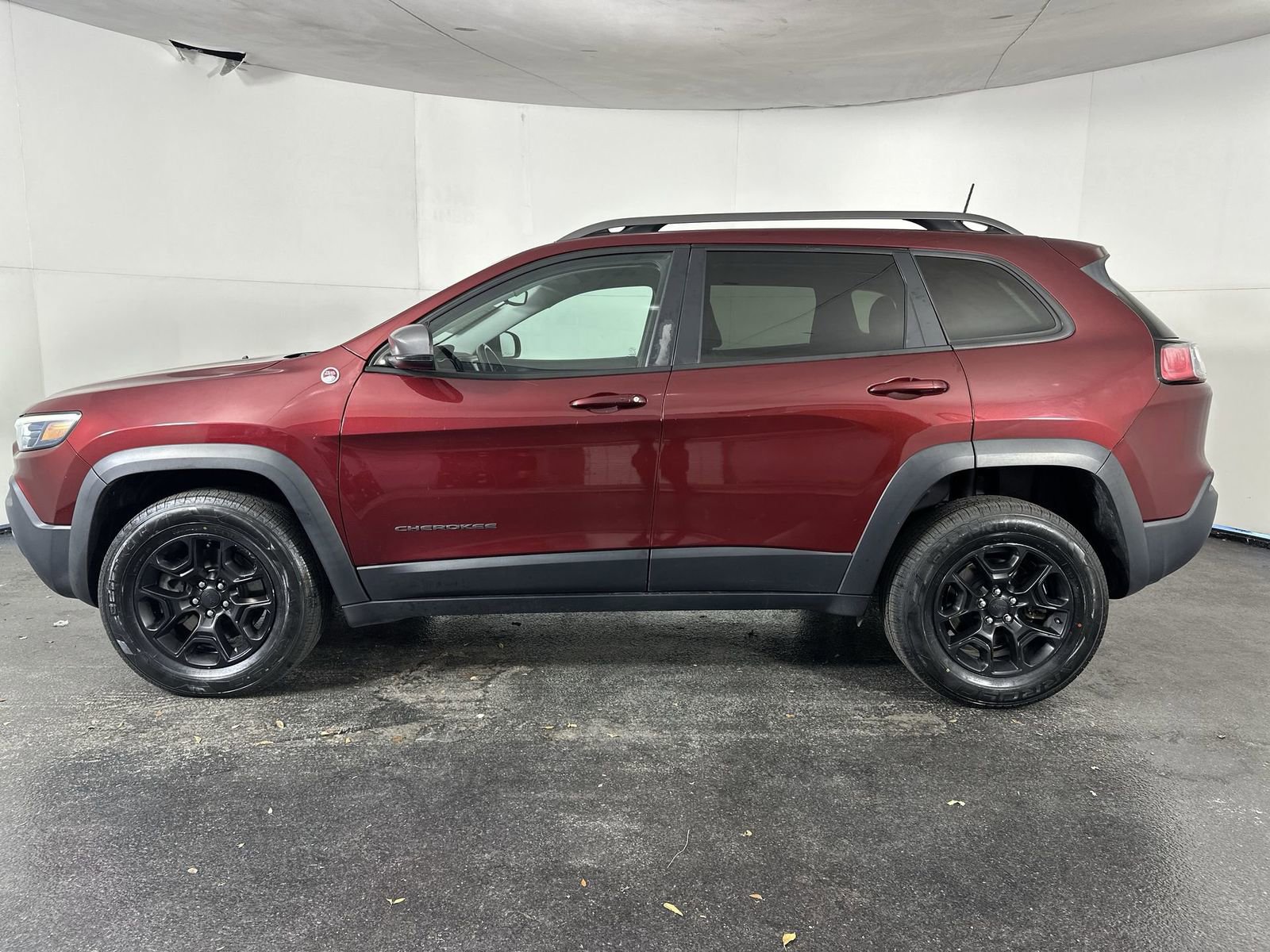 Used 2020 Jeep Cherokee Trailhawk w/ Cold Weather Group image 8
