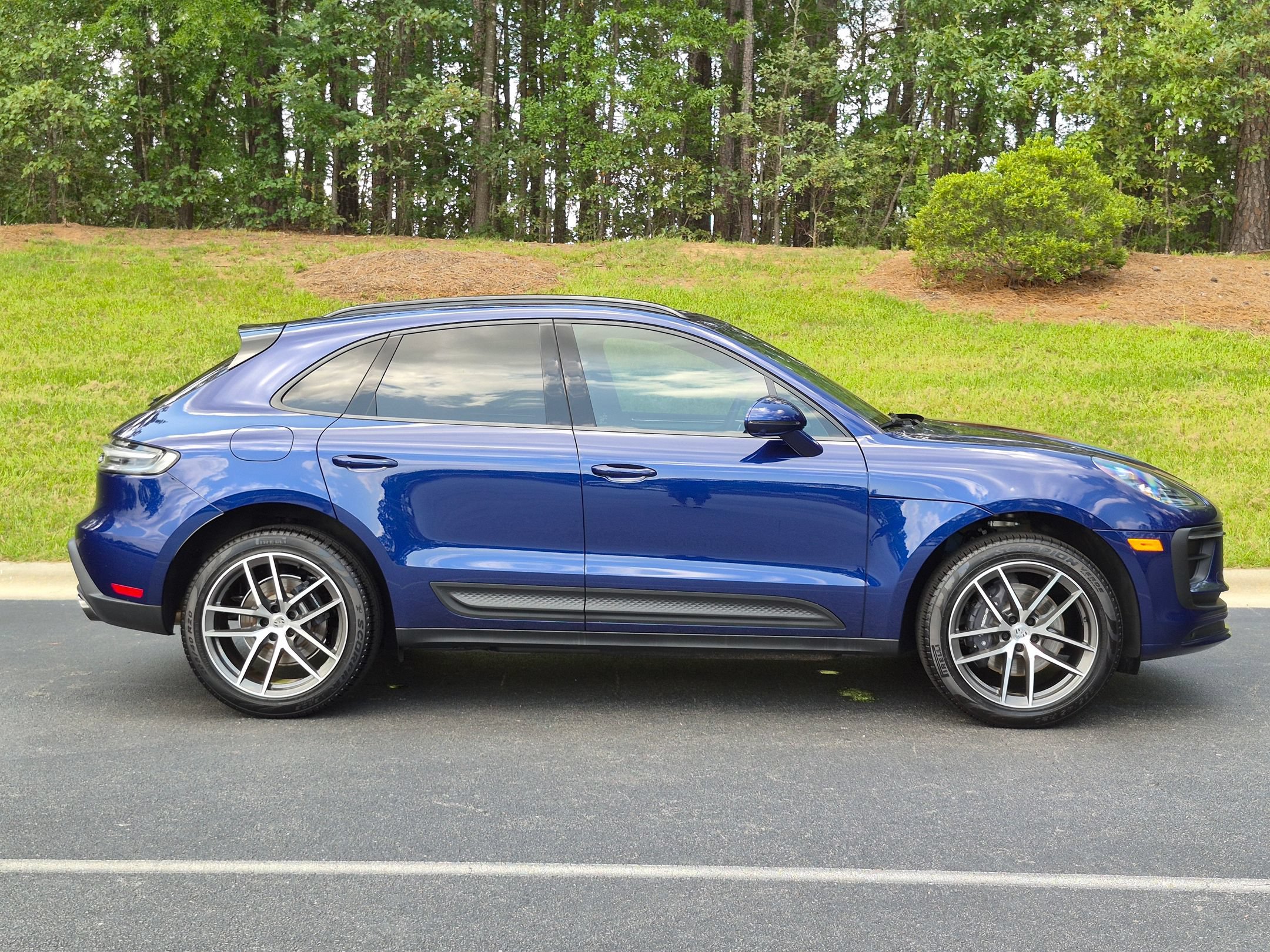 Certified 2026 Porsche Macan AWD/4WD image 31