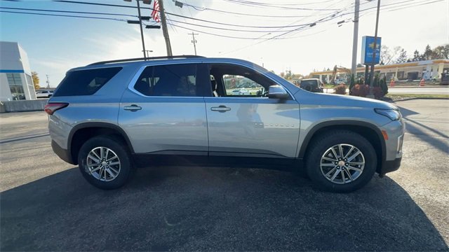 Used 2023 Chevrolet Traverse LT image 9