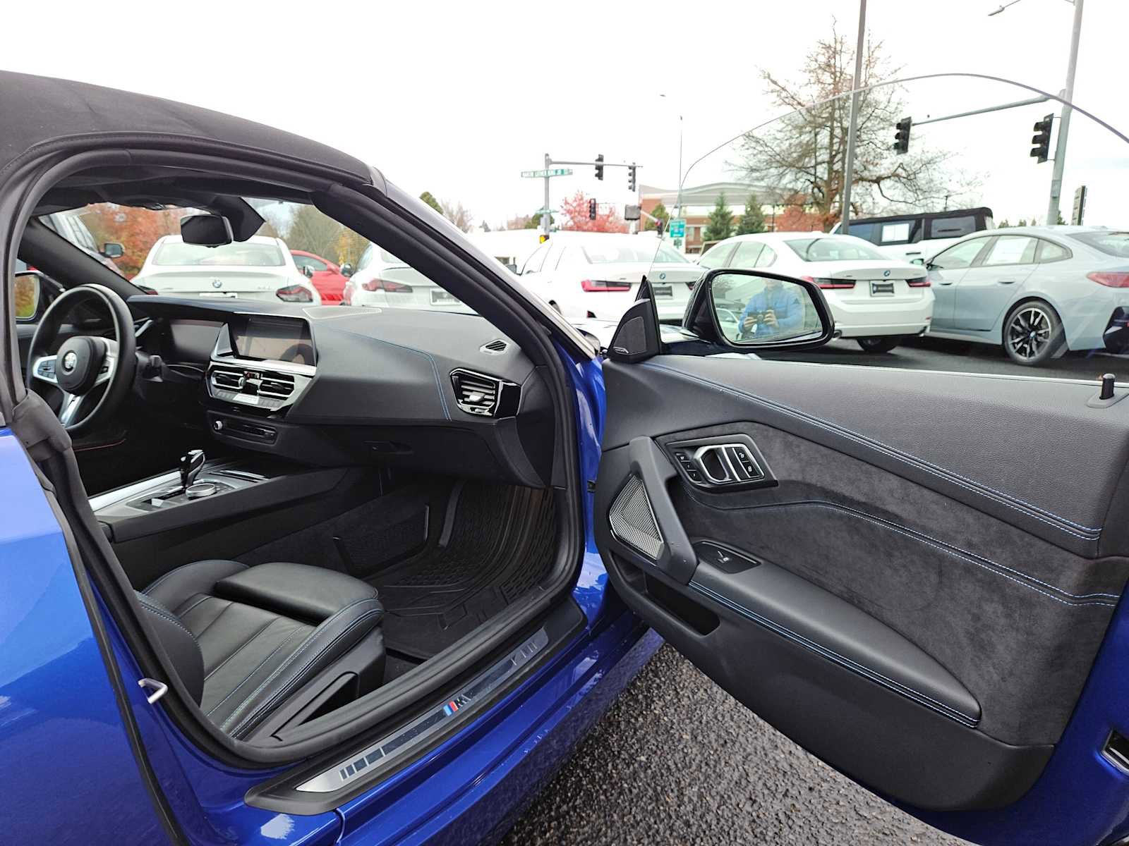 Used 2025 BMW Z4 sDrive30i w/ Premium Package image 10