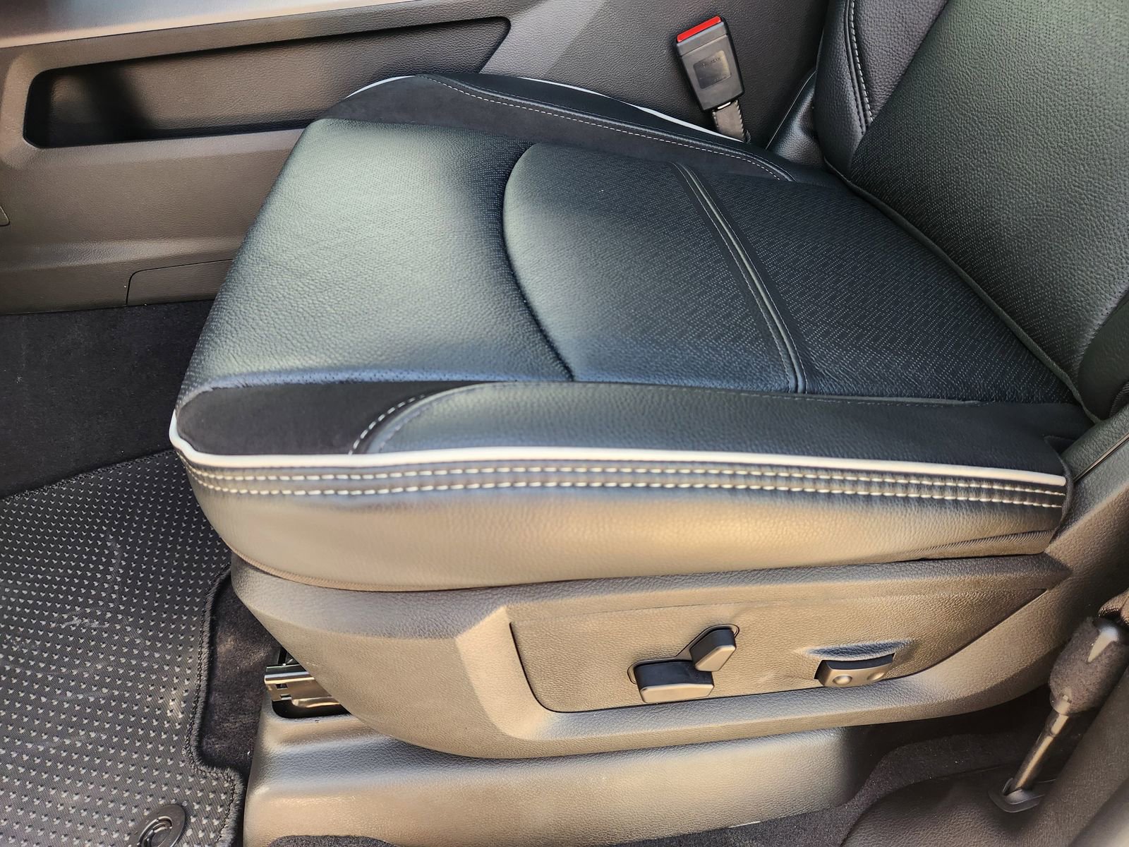 New 2026 RAM 2500 Laramie w/ Night Edition image 21