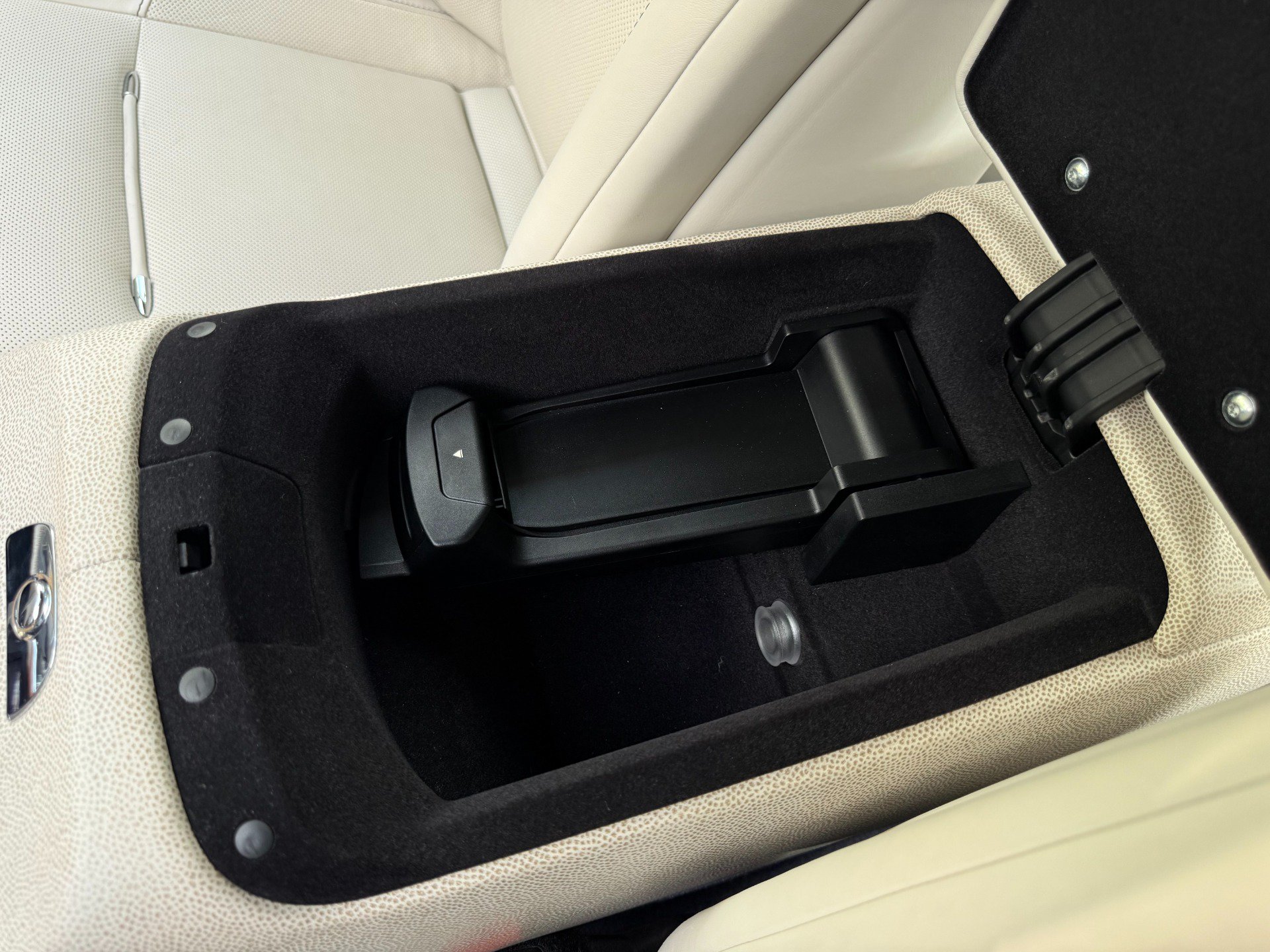 Used 2015 Rolls-Royce Wraith RWD image 23