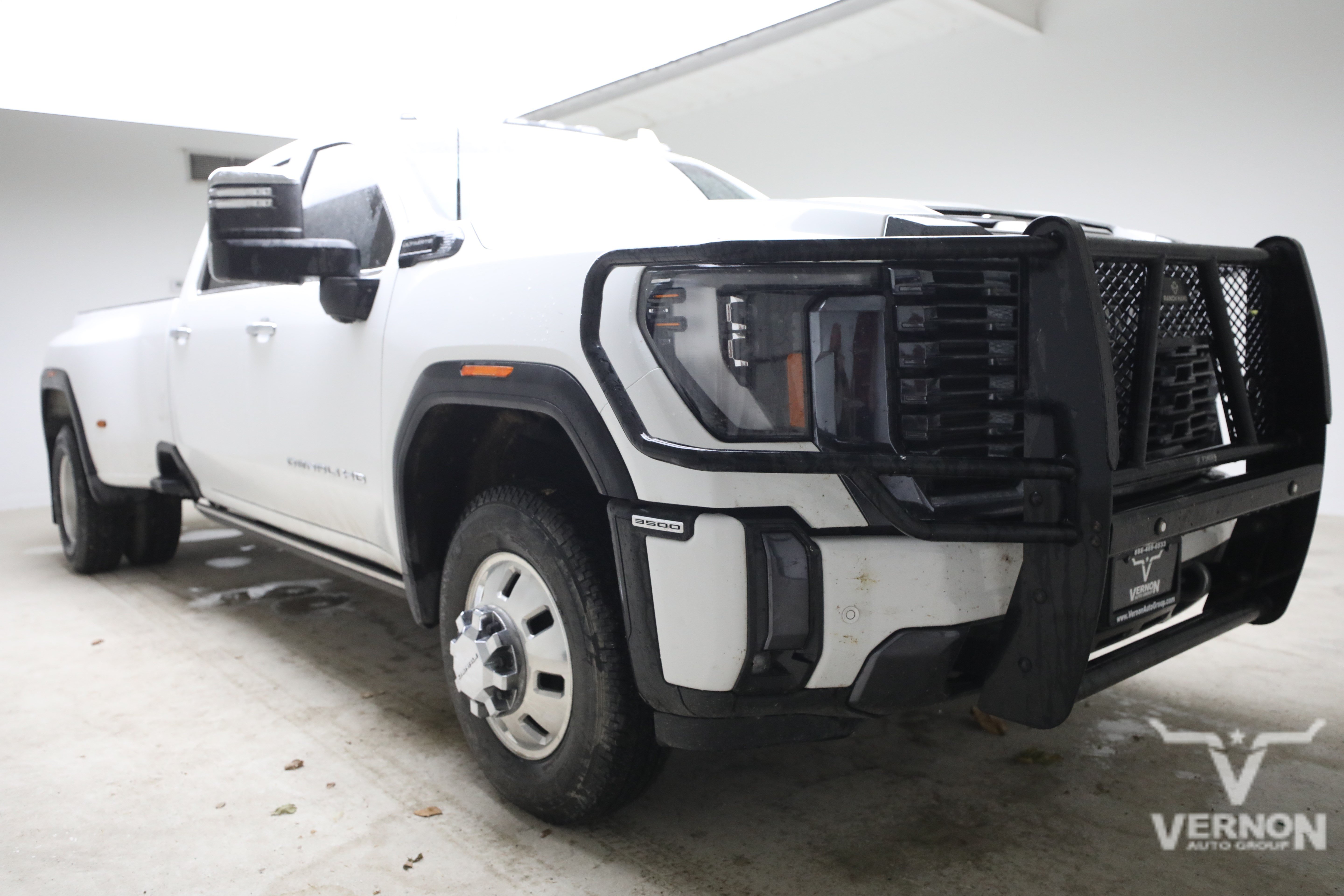 Used 2024 GMC Sierra 3500 Denali Ultimate AWD/4WD image 6