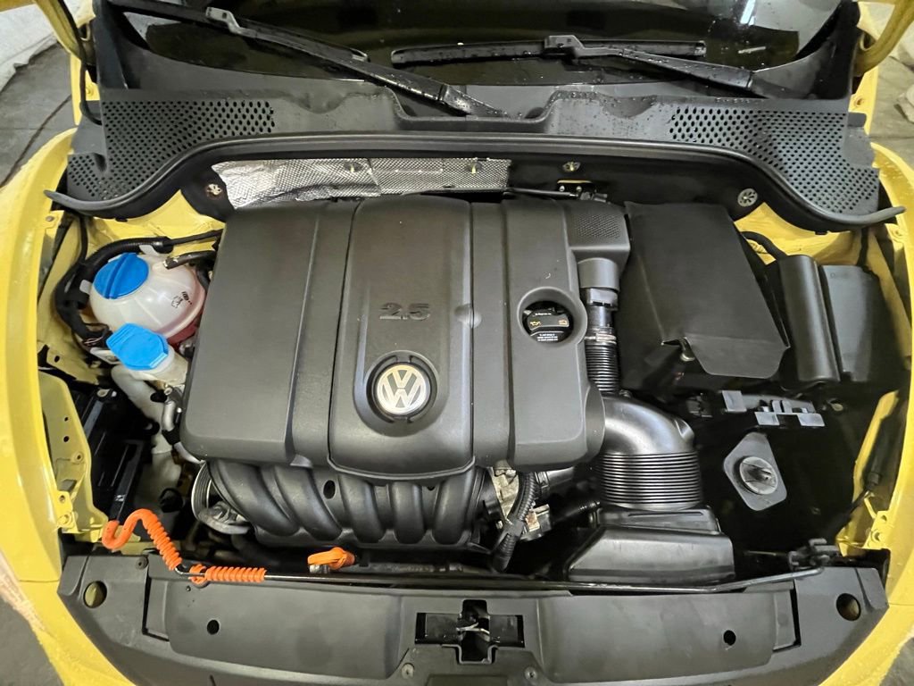 Used 2012 Volkswagen Beetle 2.5 FWD image 23