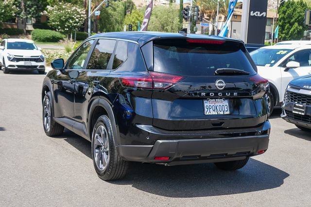 Used 2025 Nissan Rogue SV FWD image 5