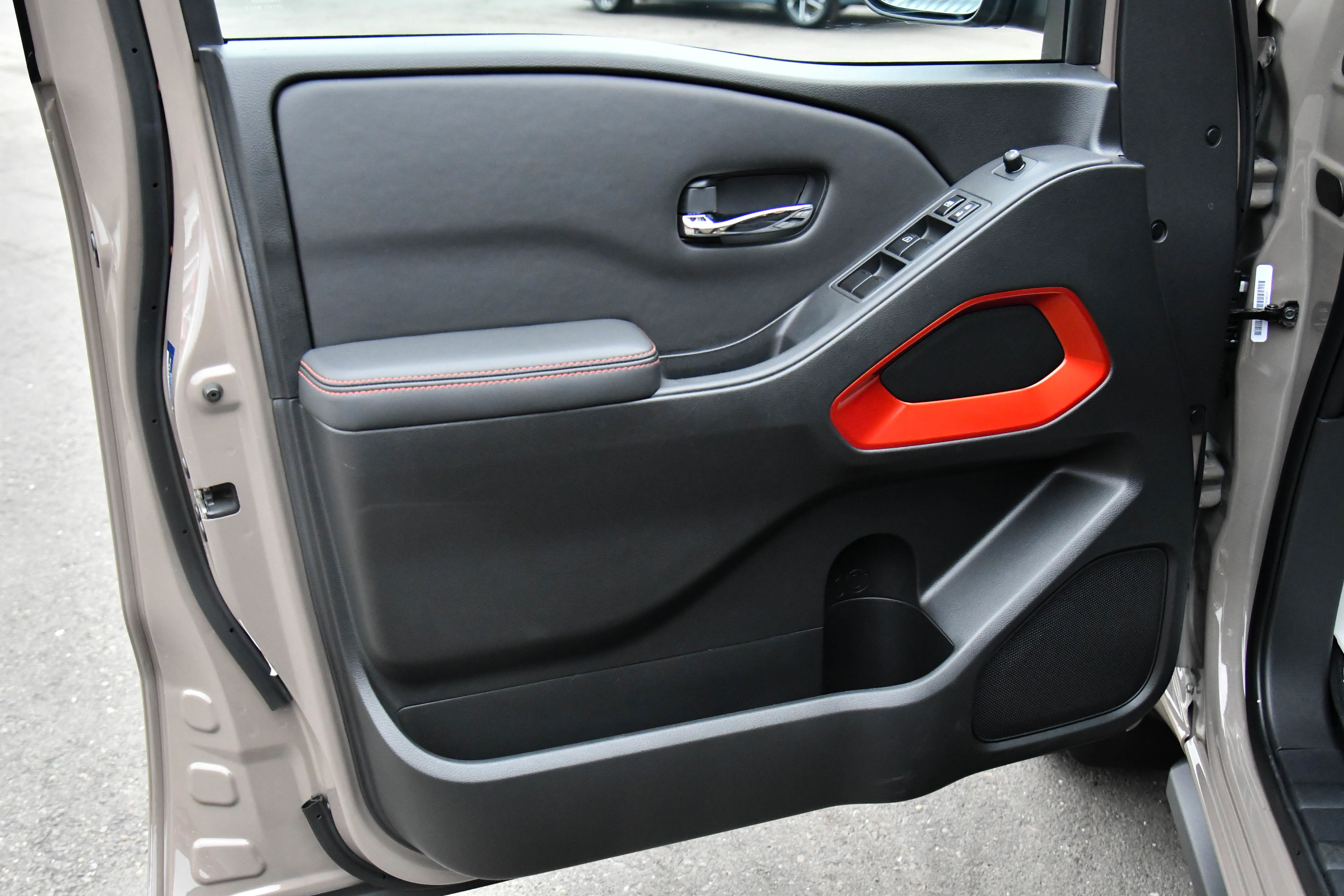 Used 2023 Nissan Frontier Pro-X w/ Pro Convenience Package image 13