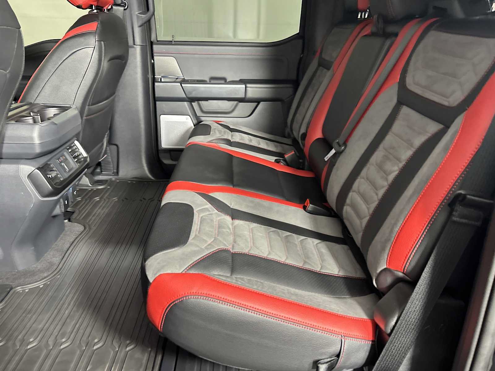 Used 2025 Ford F150 Raptor AWD/4WD image 27