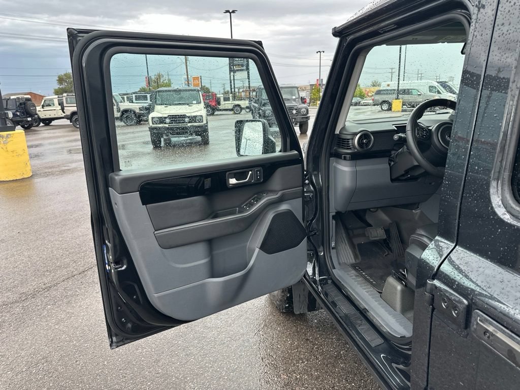 Used 2025 INEOS Grenadier Station Wagon AWD/4WD image 14