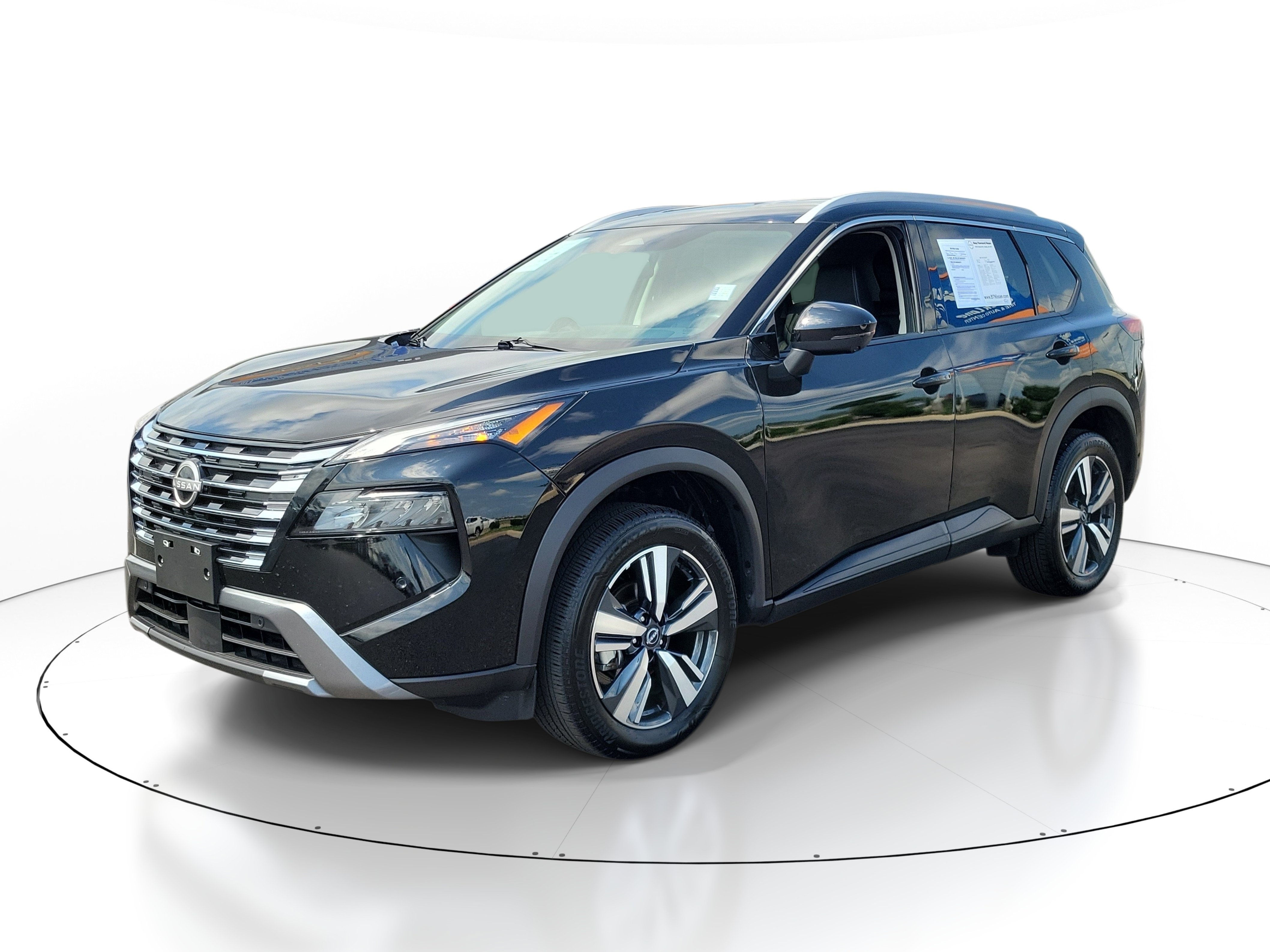 Used 2026 Nissan Rogue SL AWD/4WD image 2
