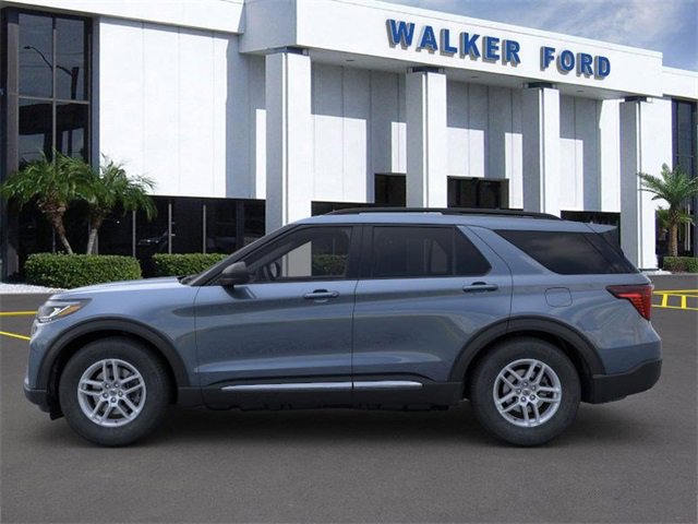 Used 2025 Ford Explorer Active w/ Active Comfort Package RWD image 3