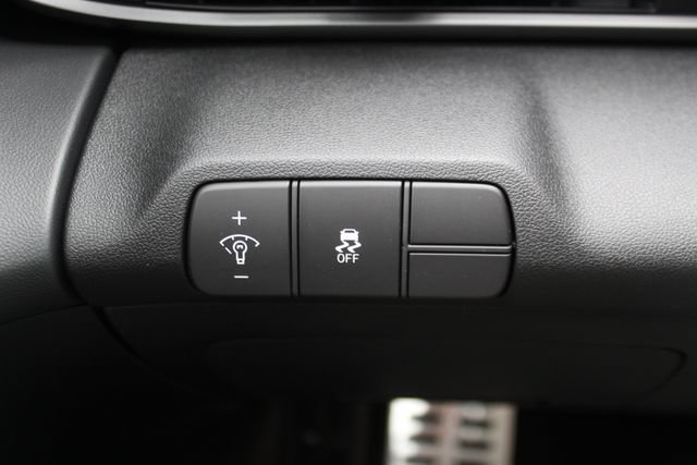 Used 2026 Hyundai Elantra Sport FWD image 14