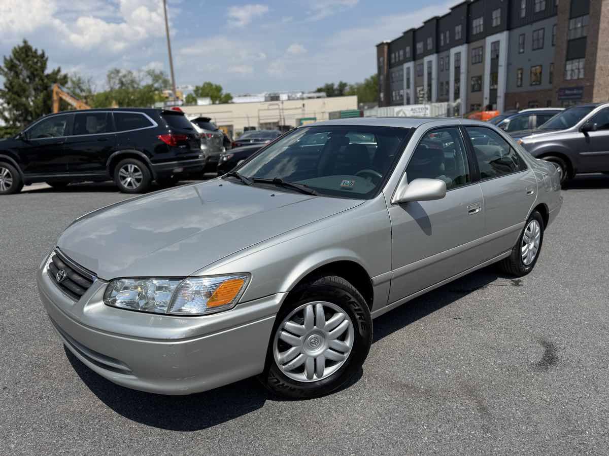 Used 2001 Toyota Camry LE FWD image 3