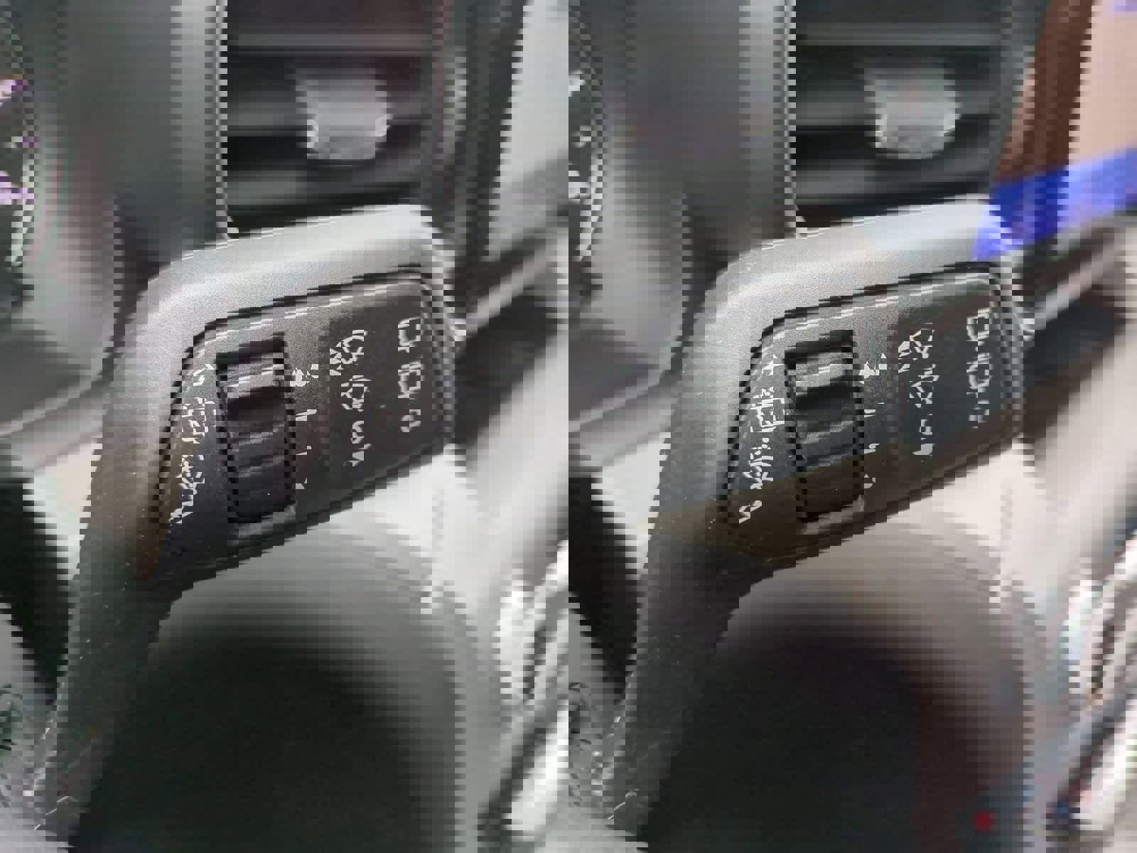 Used 2022 Ford Explorer XLT w/ Equipment Group 202A image 27