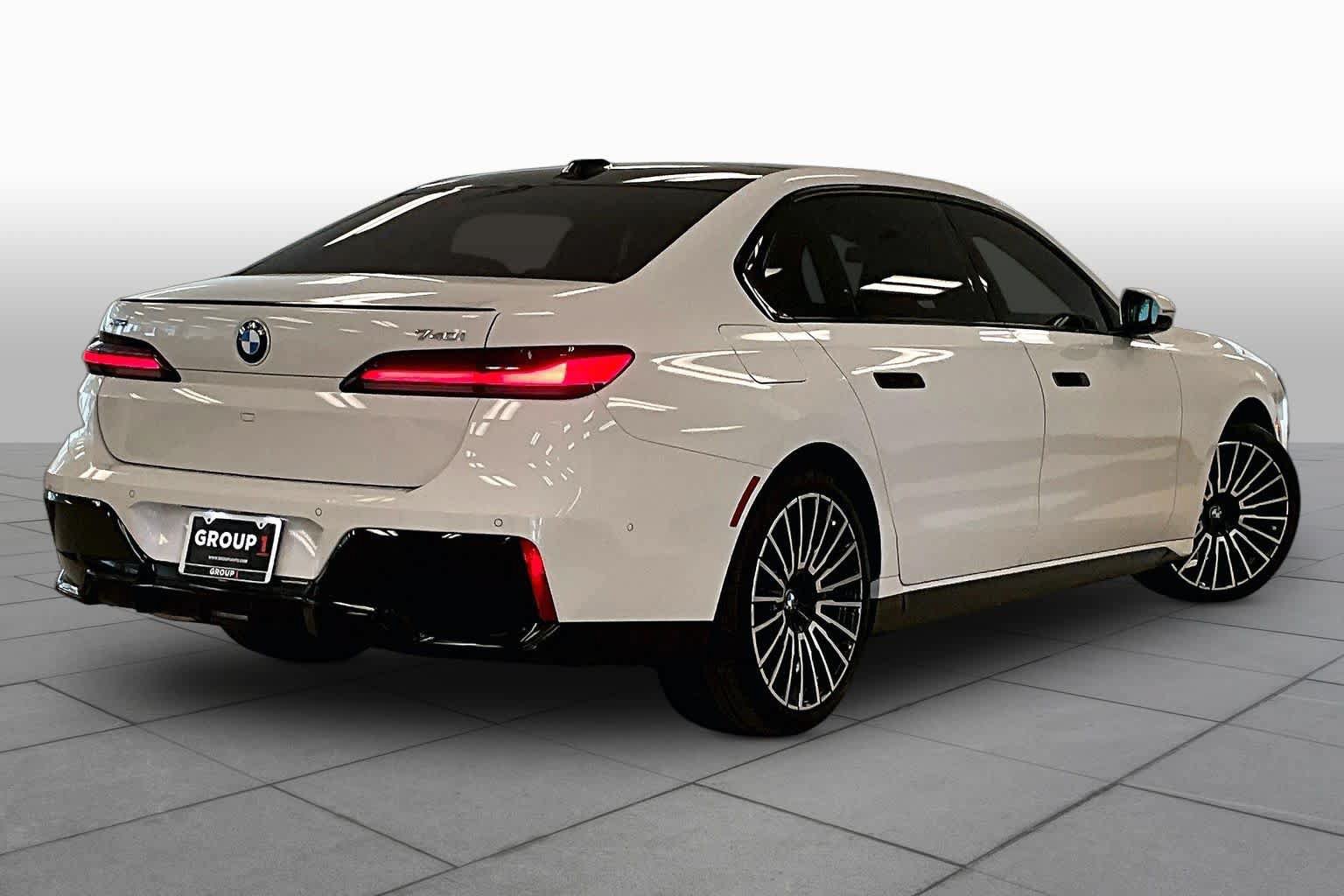 Used 2026 BMW 740i xDrive AWD/4WD image 12