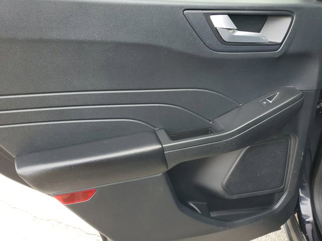 Used 2021 Ford Escape SE w/ SE Sport Appearance Package image 15