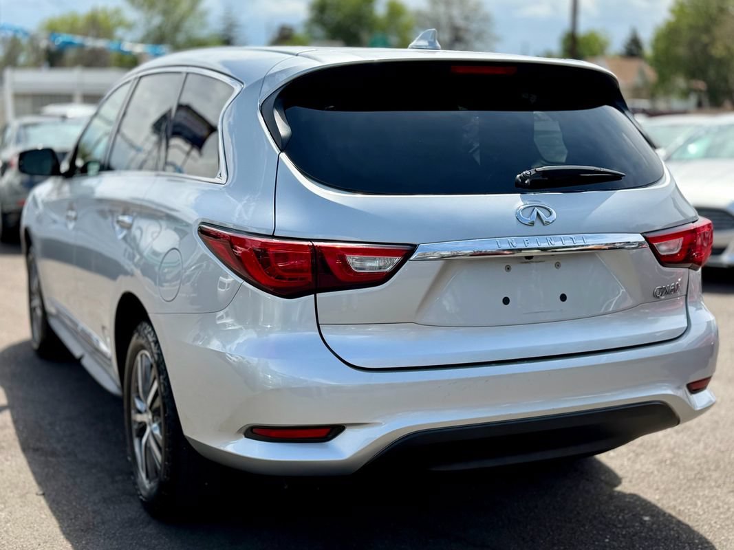 Used 2017 INFINITI QX60 Luxe AWD/4WD image 3
