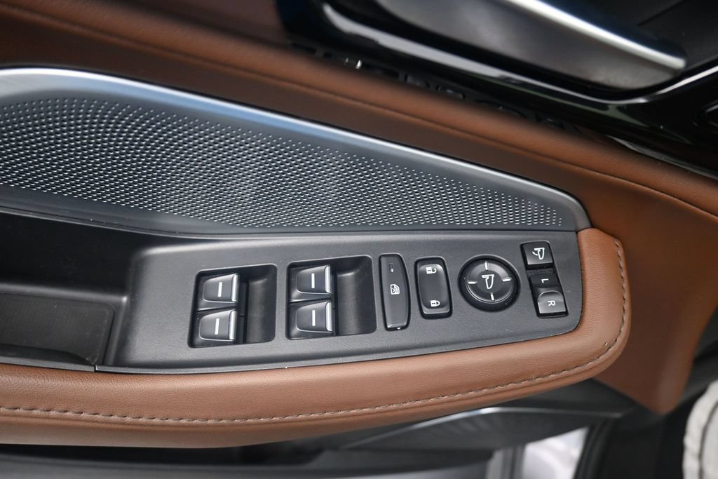 Used 2025 Acura MDX w/ Technology Package FWD image 12