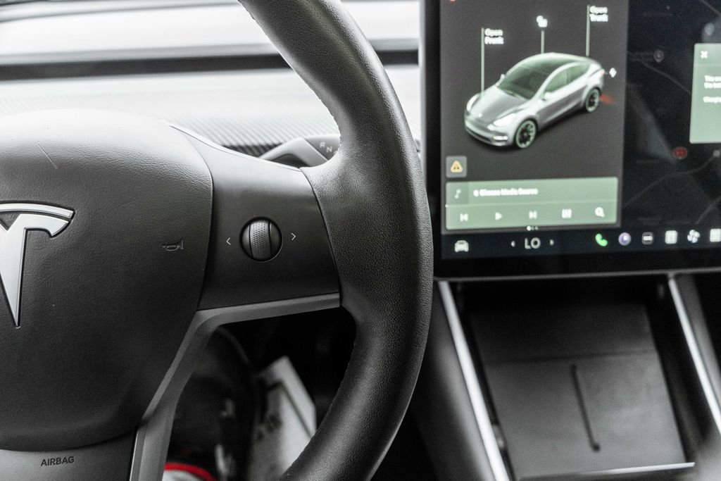 Used 2020 Tesla Model Y Long Range image 22