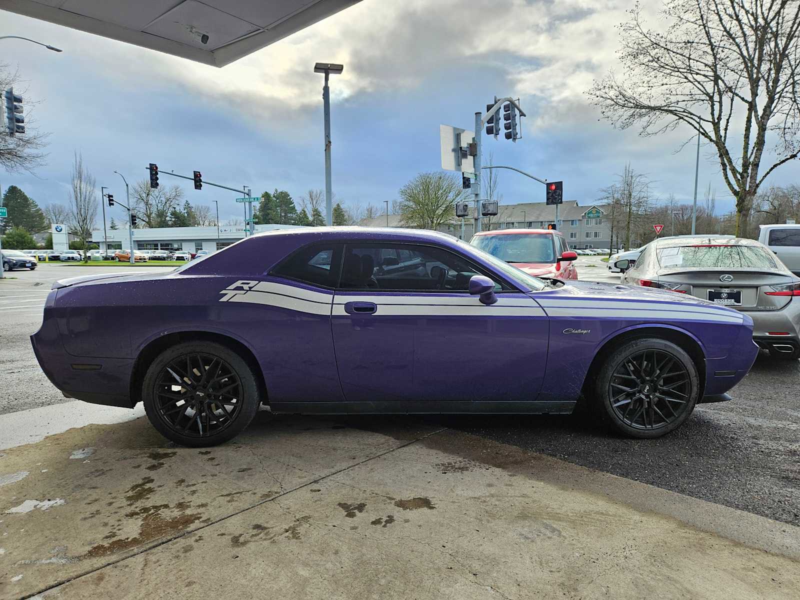 Used 2010 Dodge Challenger R/T image 2