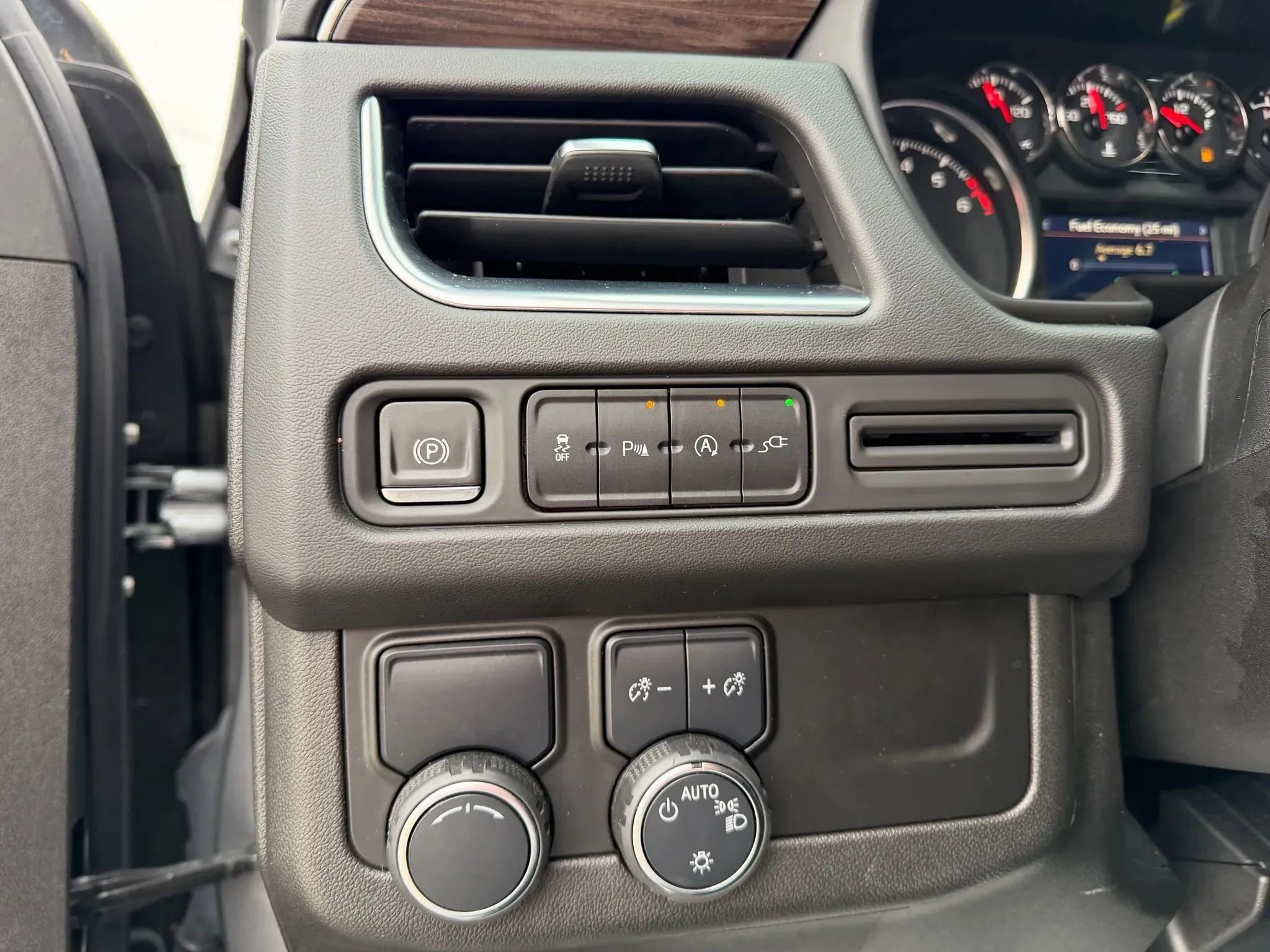 Used 2021 Chevrolet Tahoe LT image 12