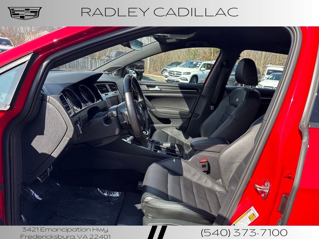 Used 2017 Volkswagen Golf 4-Door image 3