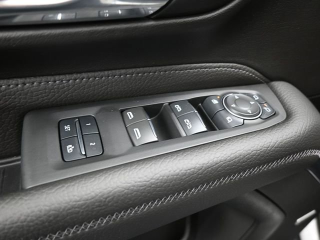 Used 2024 GMC Yukon XL Denali image 13